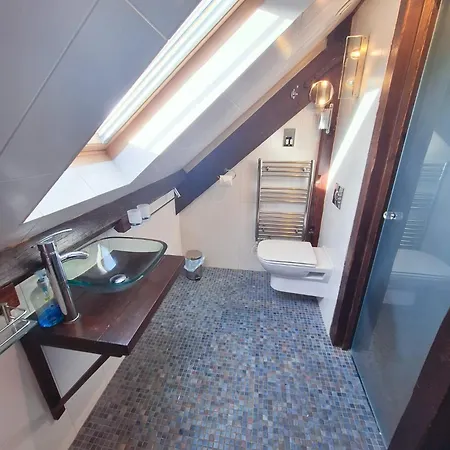 Seaside Loft Abbey Views With Parking *