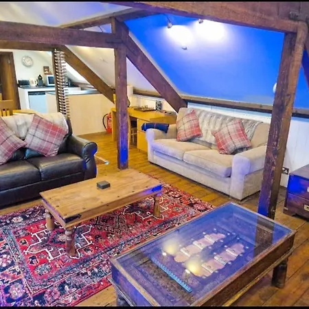 아파트 Seaside Loft Abbey Views With Parking 휫비