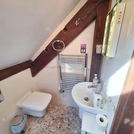 Seaside Loft Abbey Views With Parking *